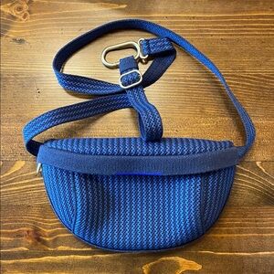 Rothys NAVY STRIPE THE CASUAL SLING. VGUC